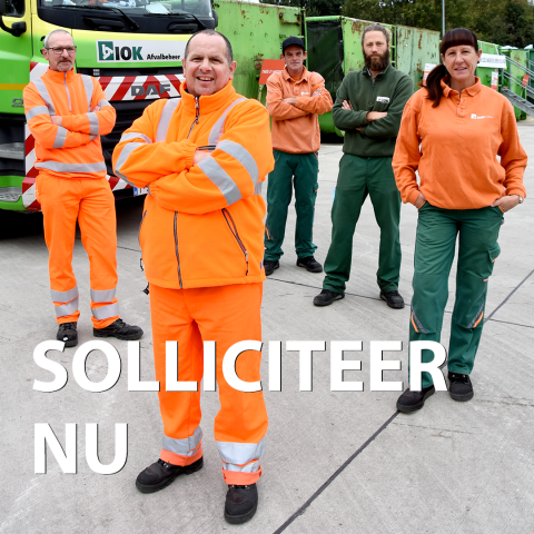 parkwachters en chauffeurs voor een ophaalwagen 